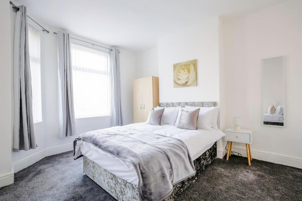 Casa vacanze 4 Bedroom House, Great Location! Manchester